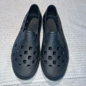 VANS SLIP-ON TRK UNISEX ALL-RUBBER CLASSIC VANS SILHOUETTE RINSEABLE WATER SHOE